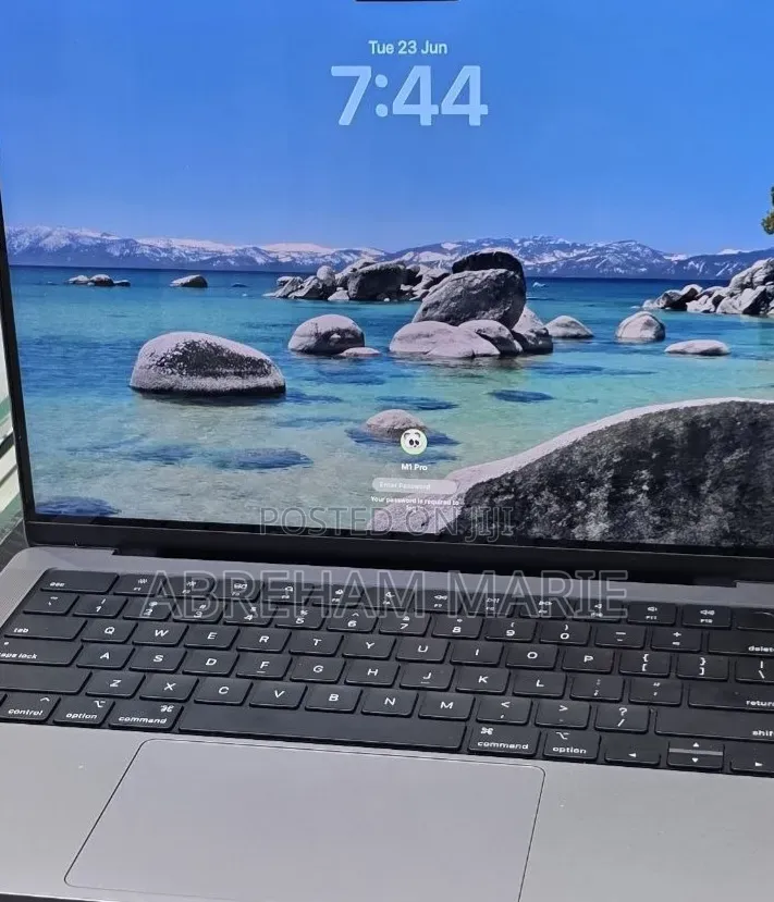 New Laptop Apple MacBook Pro 2021 M1 16GB Apple M1 Pro SSD 512GB