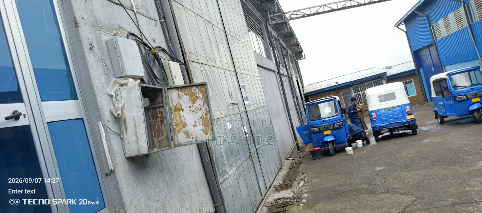 A Warehouse for Sale to a Factory 200 Meters Away From Kaspalt