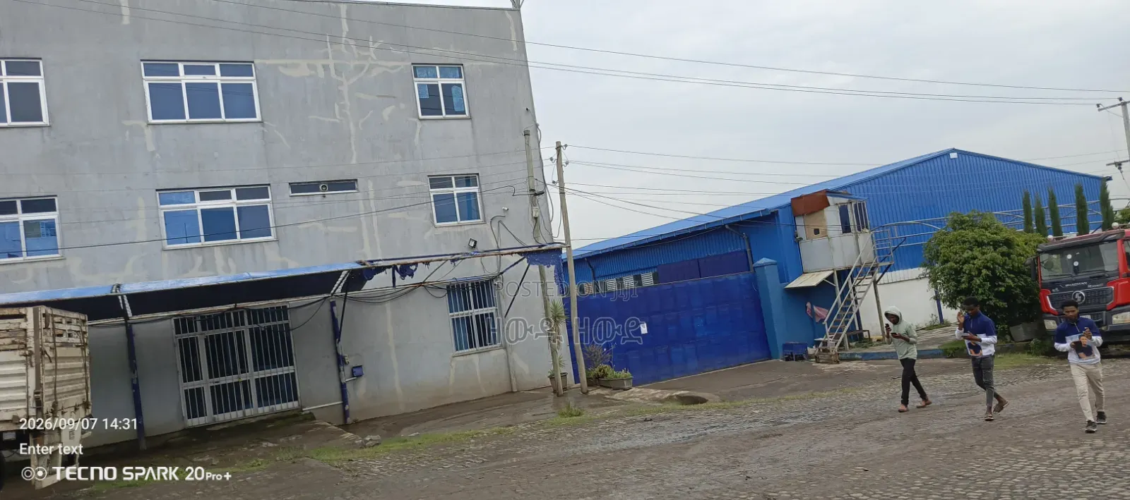 A Warehouse for Sale to a Factory 200 Meters Away From Kaspalt