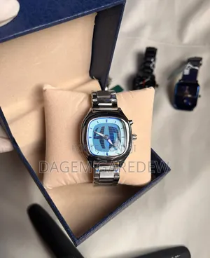 Causal Men Watch