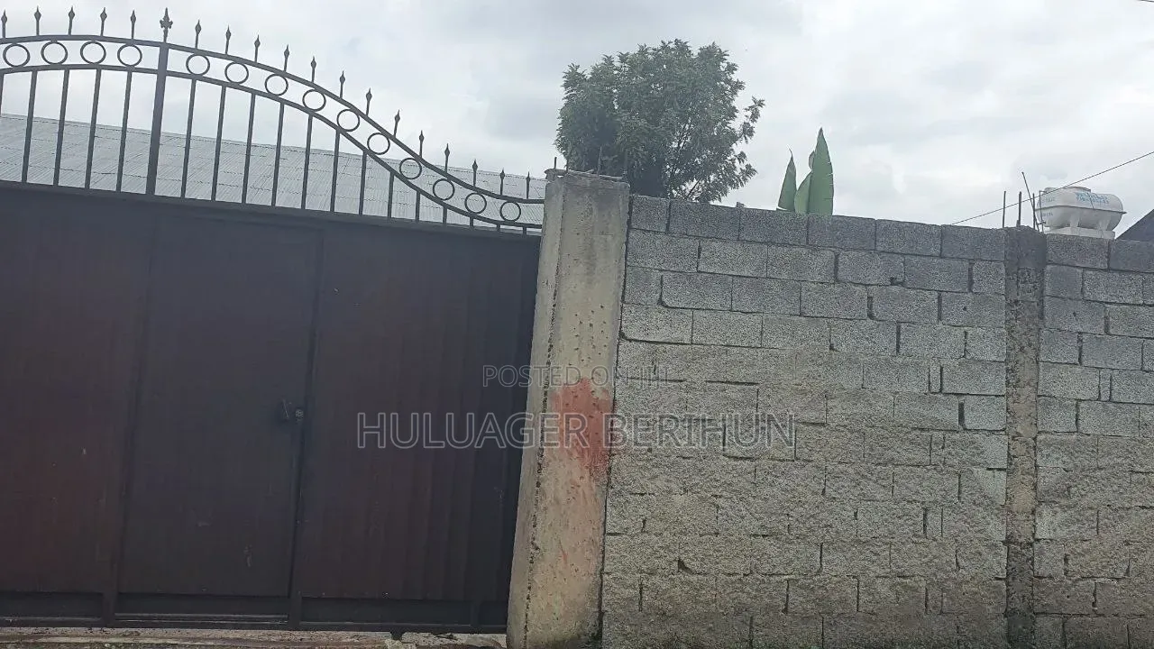 Furnished 3bdrm Villa in Bole for sale