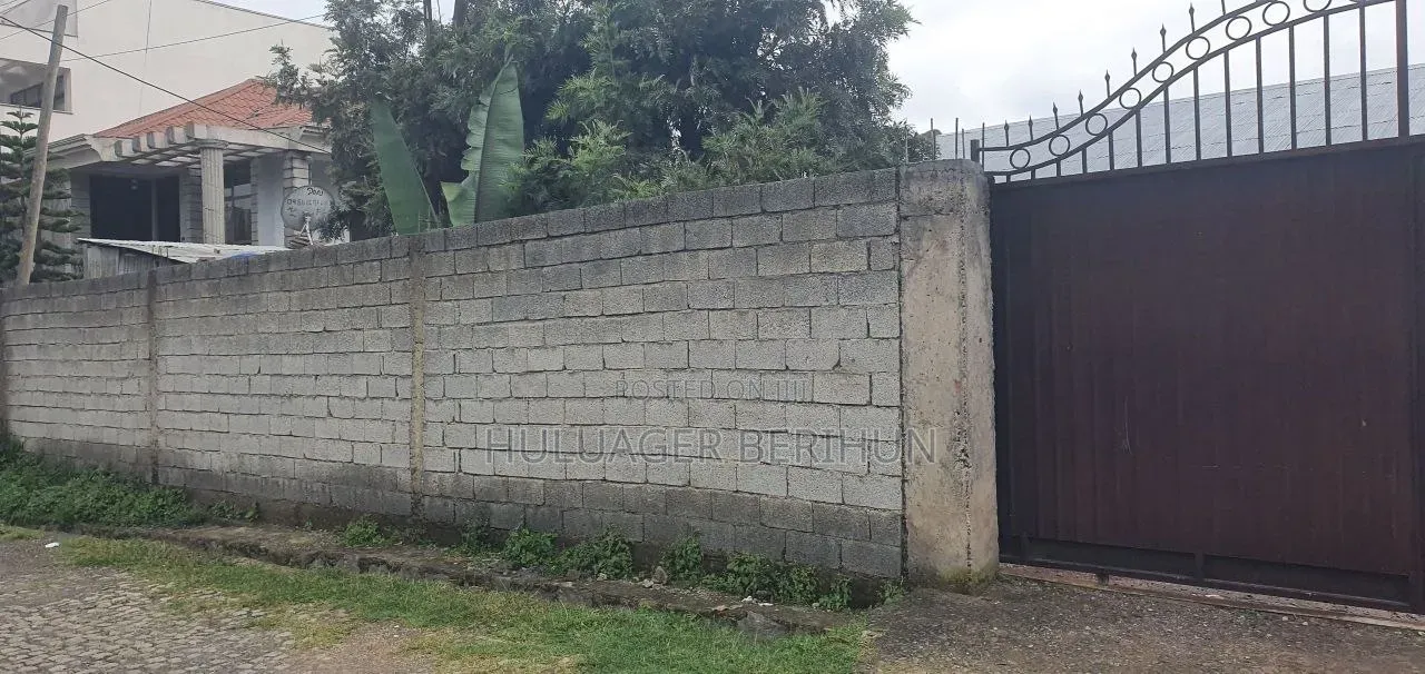 Furnished 3bdrm Villa in Bole for sale