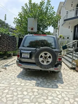 Toyota Land Cruiser HDJ 100 2001 Blue
