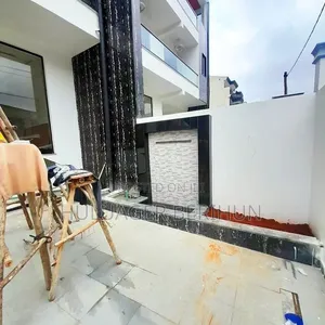 Furnished 9bdrm House in Bole for sale