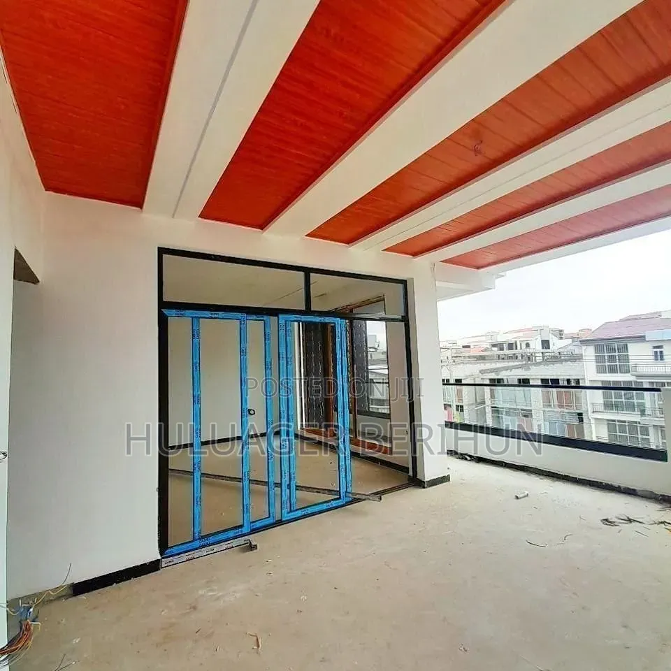 Furnished 9bdrm House in Bole for sale