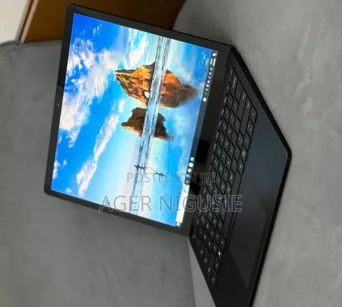 New Laptop HP Pavilion 15 8GB Intel Core i5 SSD 512GB
