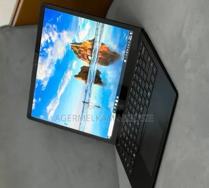 New Laptop HP Pavilion 15 8GB Intel Core i5 SSD 512GB