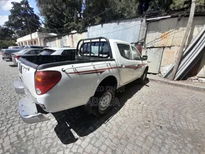 Mitsubishi L200 2008 White