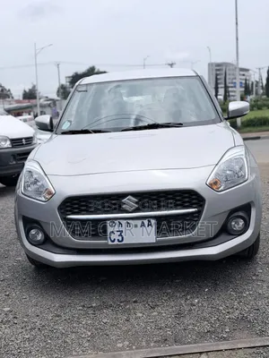 Suzuki Swift 2023 Silver