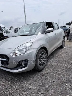 Suzuki Swift 2023 Silver