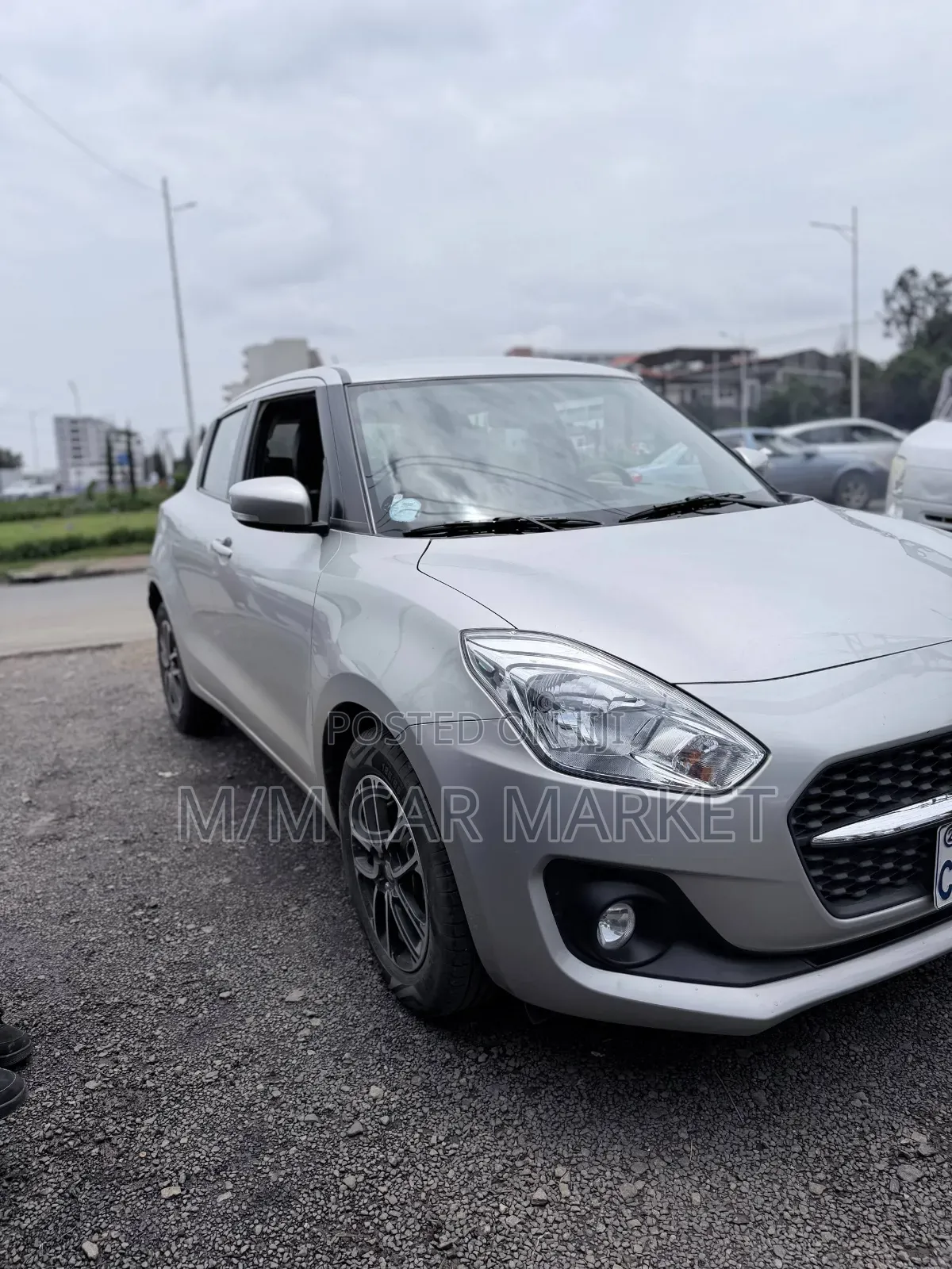 Suzuki Swift 2023 Silver