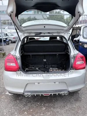 Suzuki Swift 2023 Silver