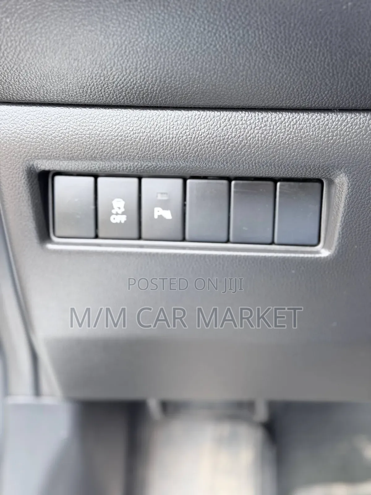 Suzuki Swift 2023 Silver