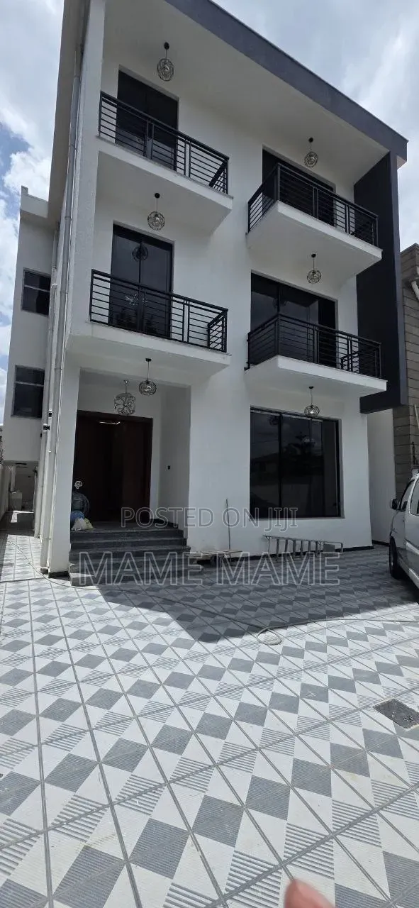 7bdrm House in Addis Abeba, Bole for sale