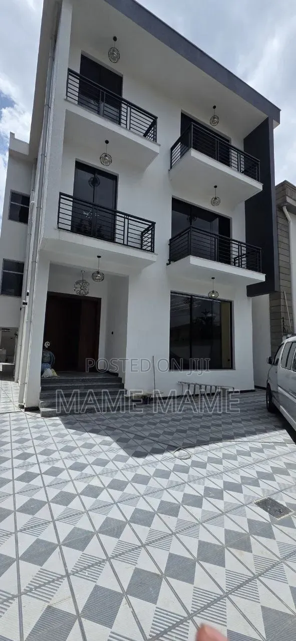 7bdrm House in Addis Abeba, Bole for sale