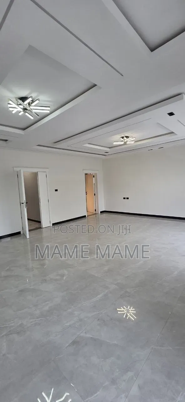 7bdrm House in Addis Abeba, Bole for sale