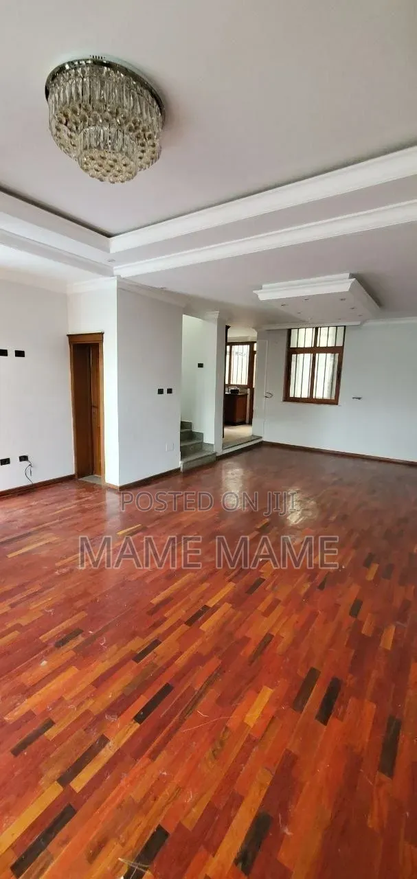 5bdrm House in Tafo Area, Bole for sale