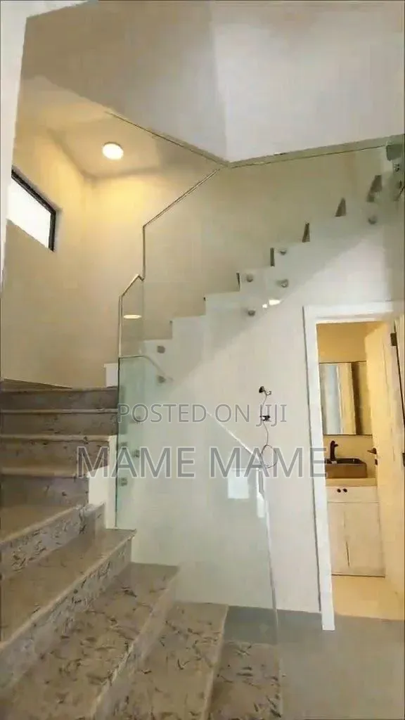 7bdrm House in Addis Abeba, Bole for sale