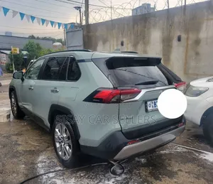 Toyota RAV4 2021 Blue