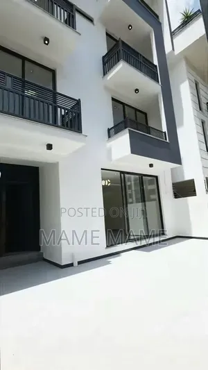 7bdrm House in Addis Abeba, Bole for sale