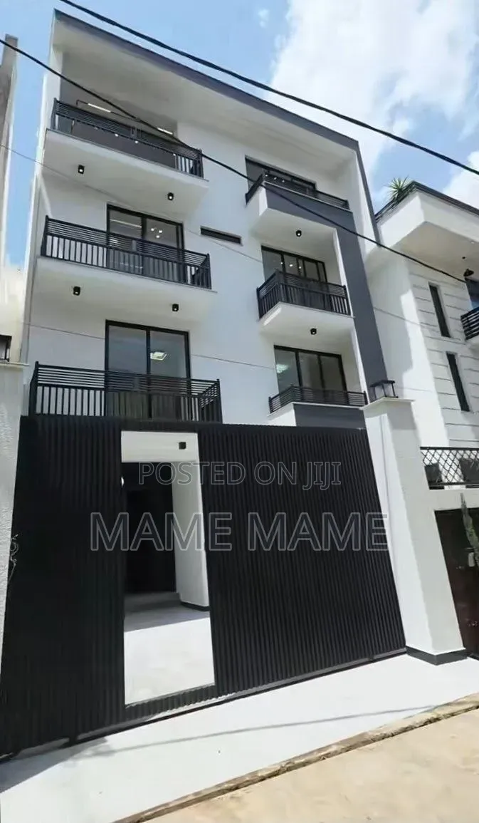 7bdrm House in Addis Abeba, Bole for sale