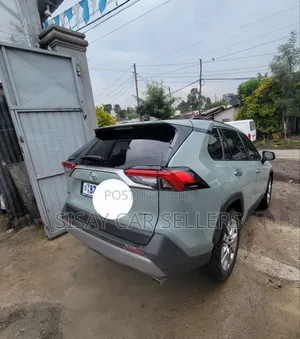 Toyota RAV4 2021 Blue