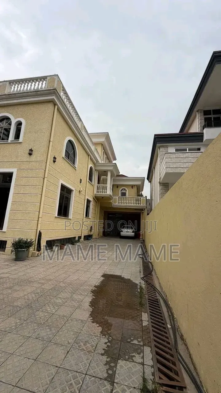 9bdrm House in Addis Abeba, Bole for sale