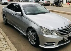 Mercedes-Benz E200 2013 Silver