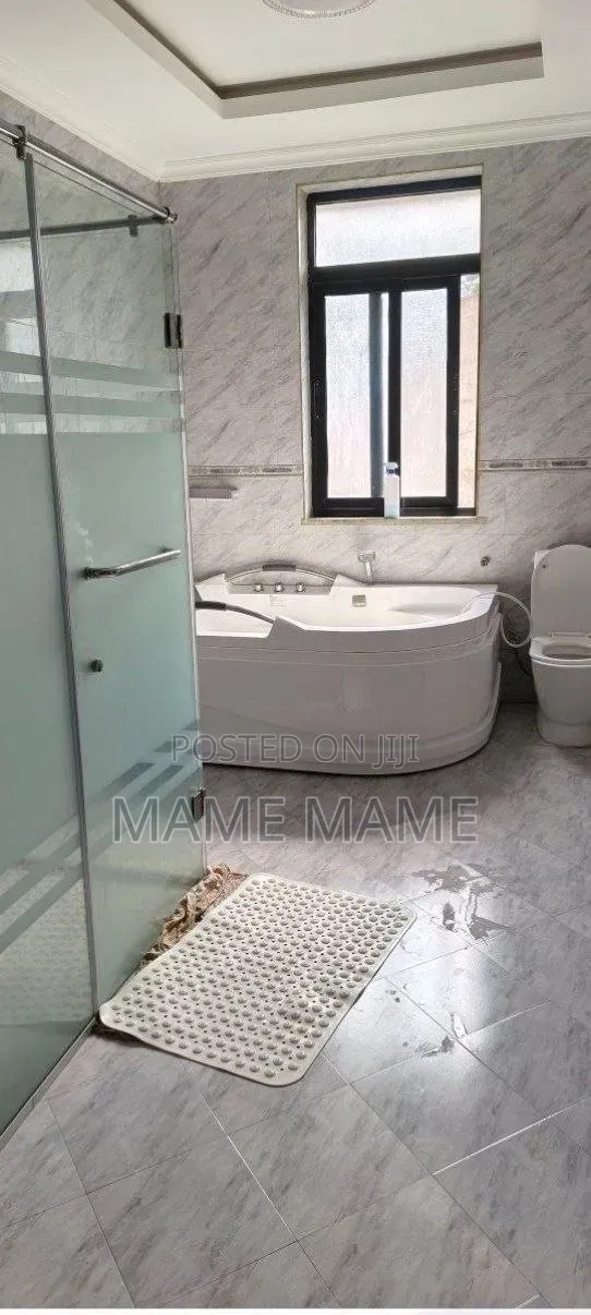 6bdrm House in Addis Abeba, Bole for sale