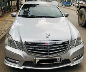 Mercedes-Benz E200 2013 Silver