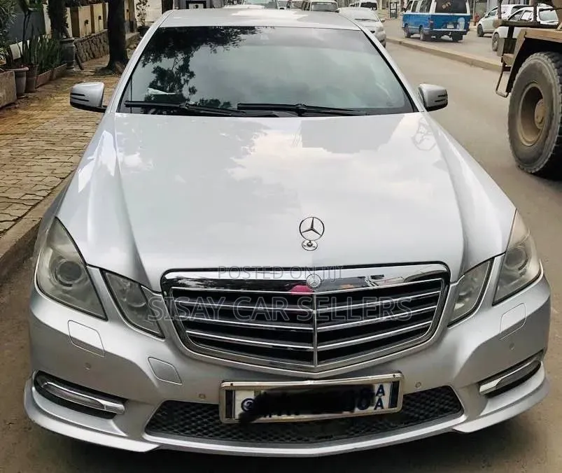 Mercedes-Benz E200 2013 Silver