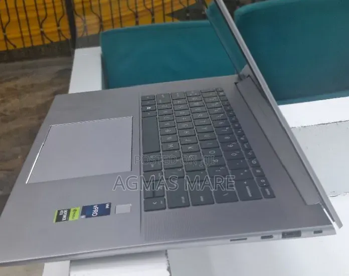 New Laptop HP ZBook 15 16GB Intel Core i9 SSD 1T