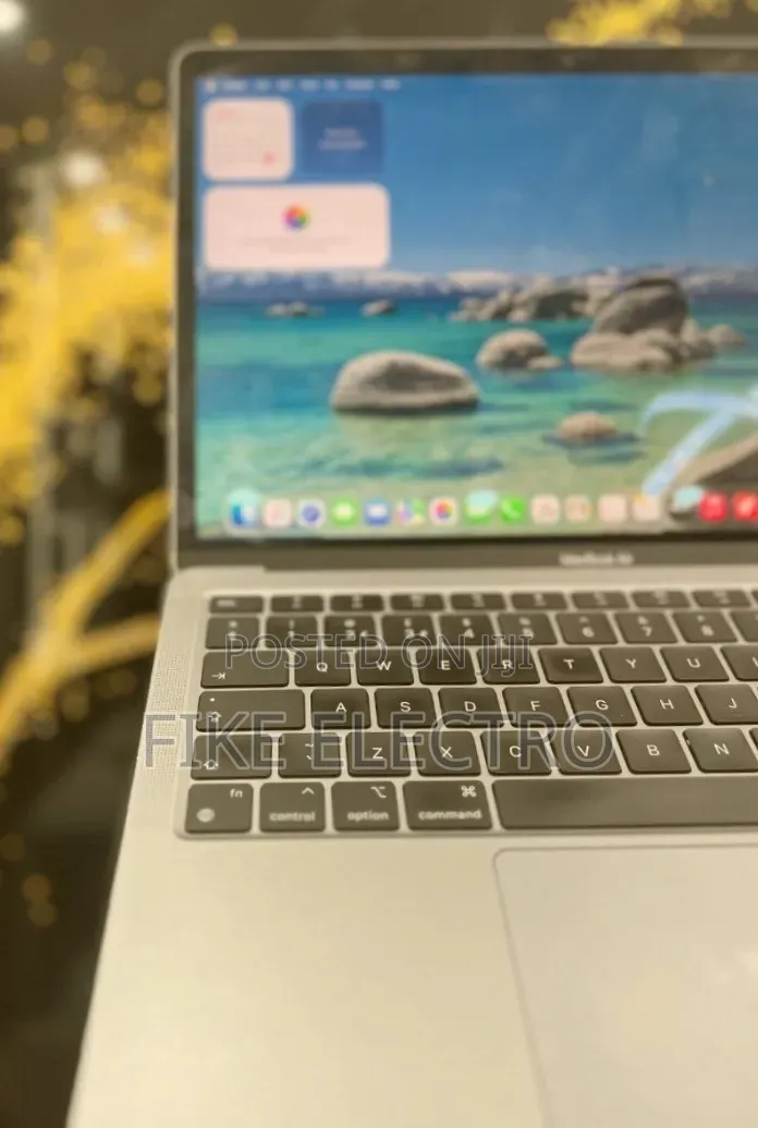 New Laptop Apple MacBook Air 2020 M1 16GB Apple M1 SSD 256GB