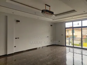 8bdrm House in Addis Abeba, Bole for sale