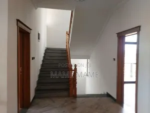 8bdrm House in Addis Abeba, Bole for sale