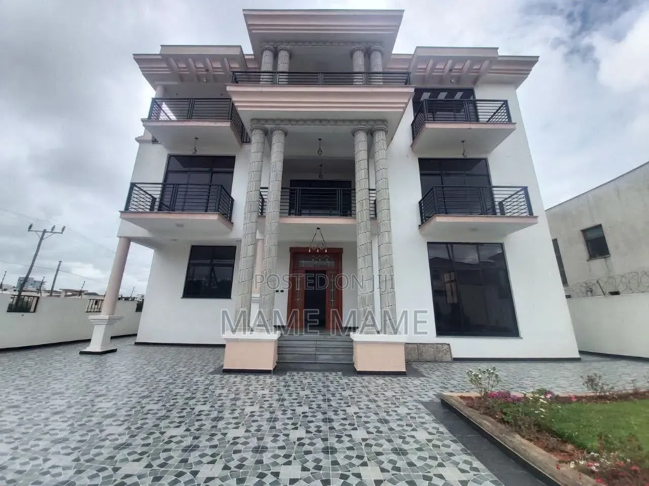 8bdrm House in Addis Abeba, Bole for sale