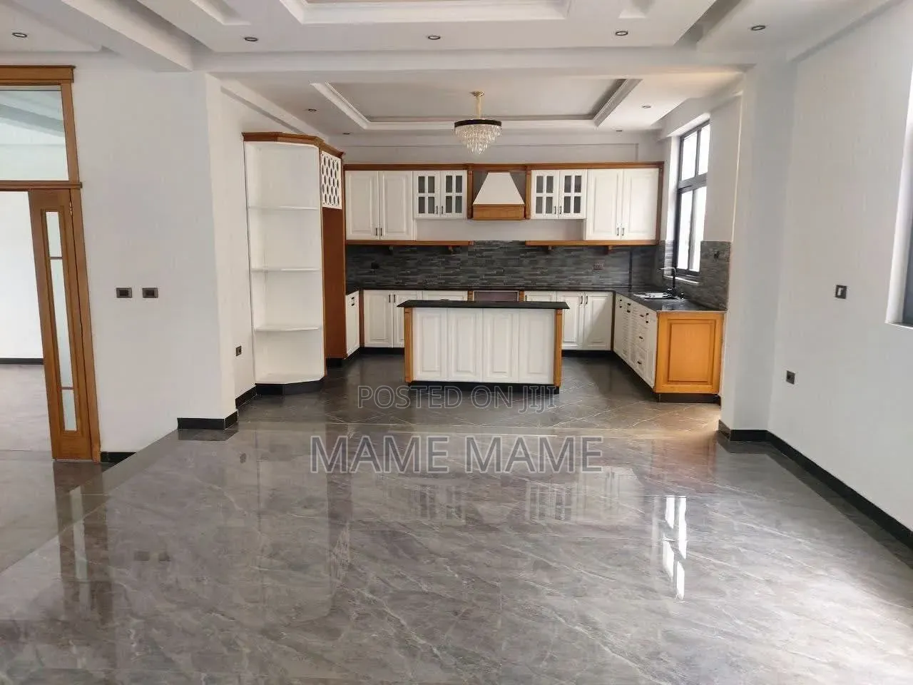 8bdrm House in Addis Abeba, Bole for sale