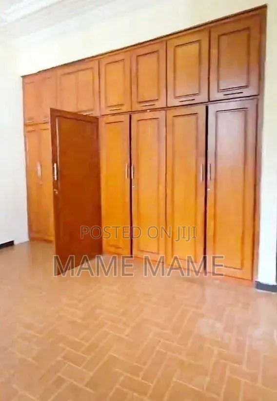 5bdrm Villa in Addis Abeba, Bole for sale
