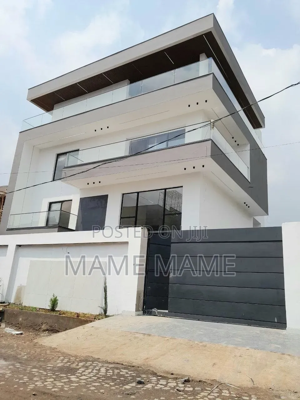 7bdrm House in Addis Abeba, Bole for sale