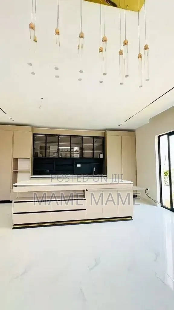 7bdrm House in Addis Abeba, Bole for sale
