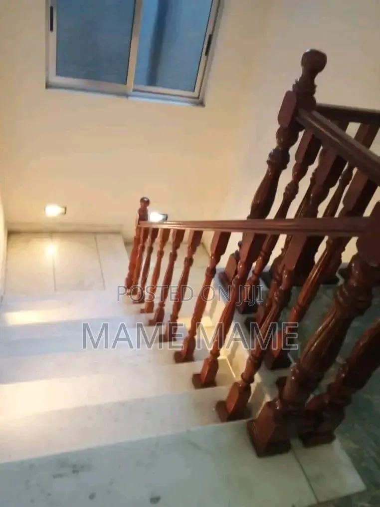 7bdrm House in Addis Abeba, Bole for sale