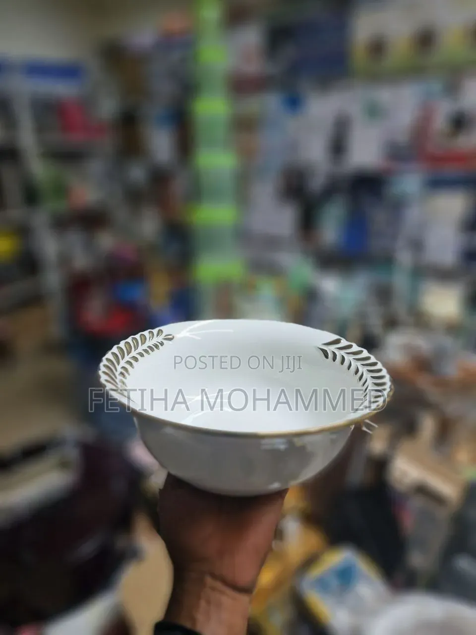 ከንፁህ ሸክላ የተሰሩ የወጥ እና የሰላጣ ማቅረቢያ