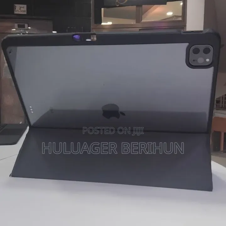 New Apple iPad Pro 1 TB Black