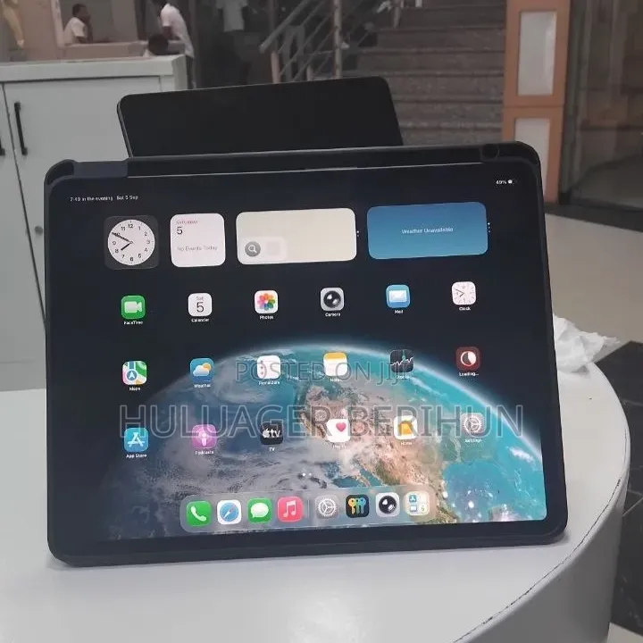 New Apple iPad Pro 1 TB Black