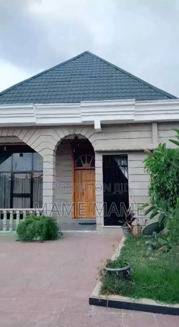 5bdrm Villa in Addis Abeba, Bole for sale