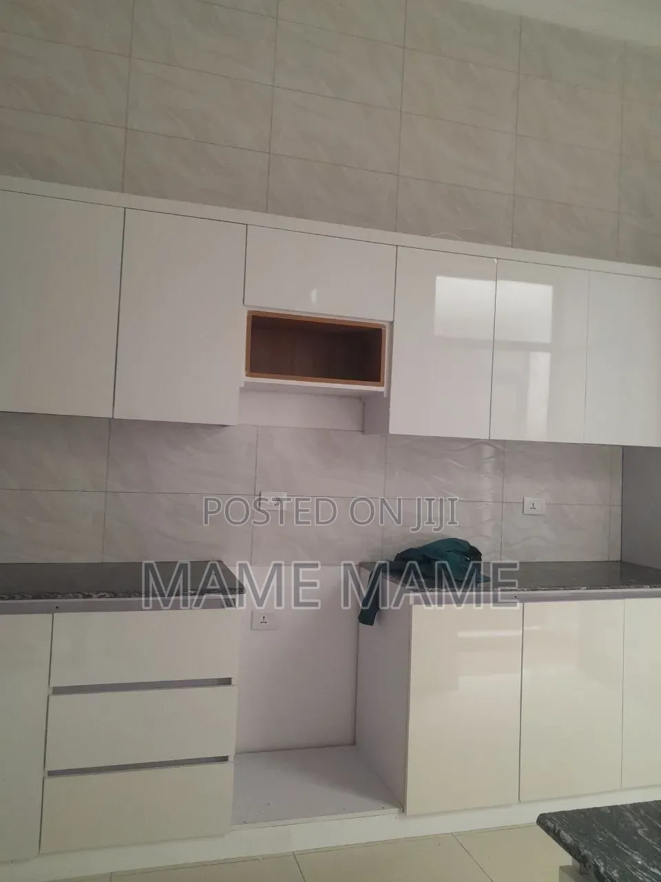 5bdrm Villa in Addis Abeba, Bole for sale
