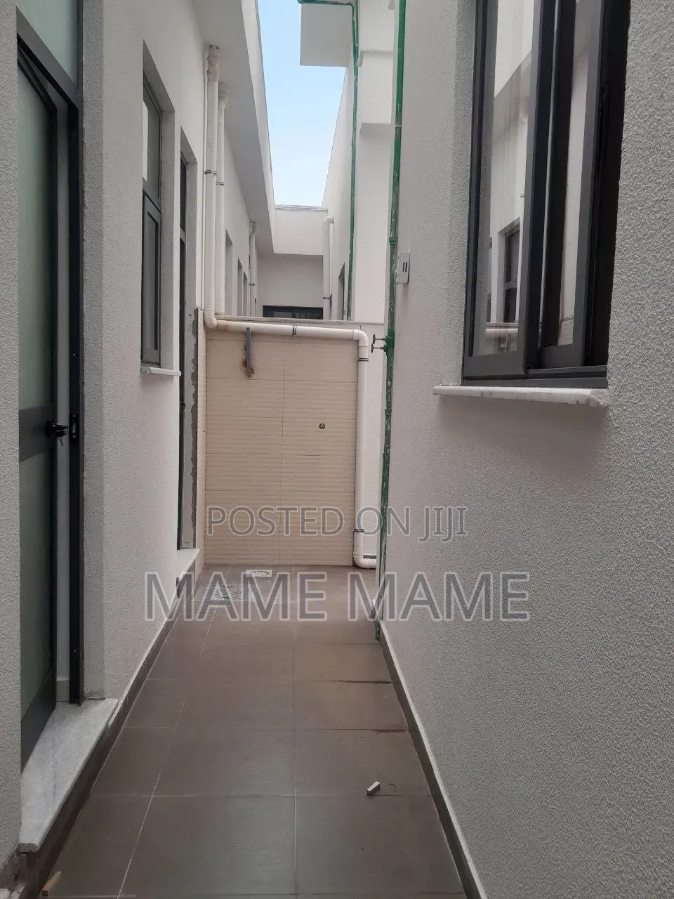 5bdrm Villa in Addis Abeba, Bole for sale