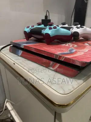 PlayStation 4 Slim