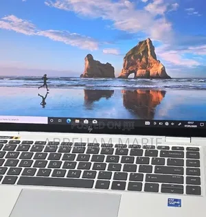 New Laptop HP EliteBook 1040 G8 16GB Intel Core i7 SSD 512GB