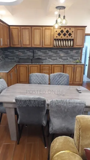 8bdrm House in Addis Abeba, Bole for sale